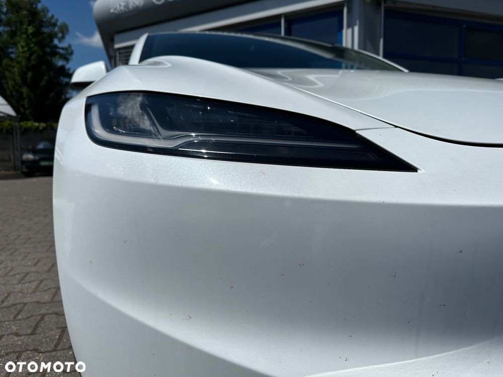 Tesla Model 3 - 4