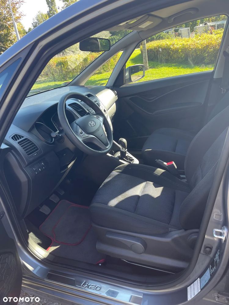Hyundai ix20 - 10