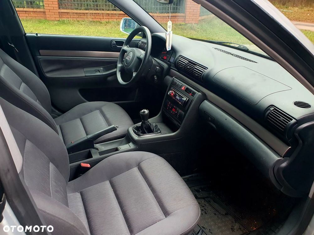 Audi A4 Limousine - 14