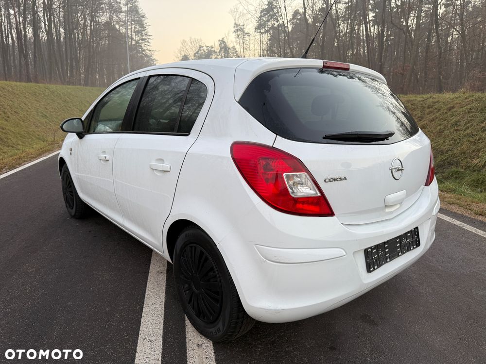 Opel Corsa 1.4 16V Cosmo - 3