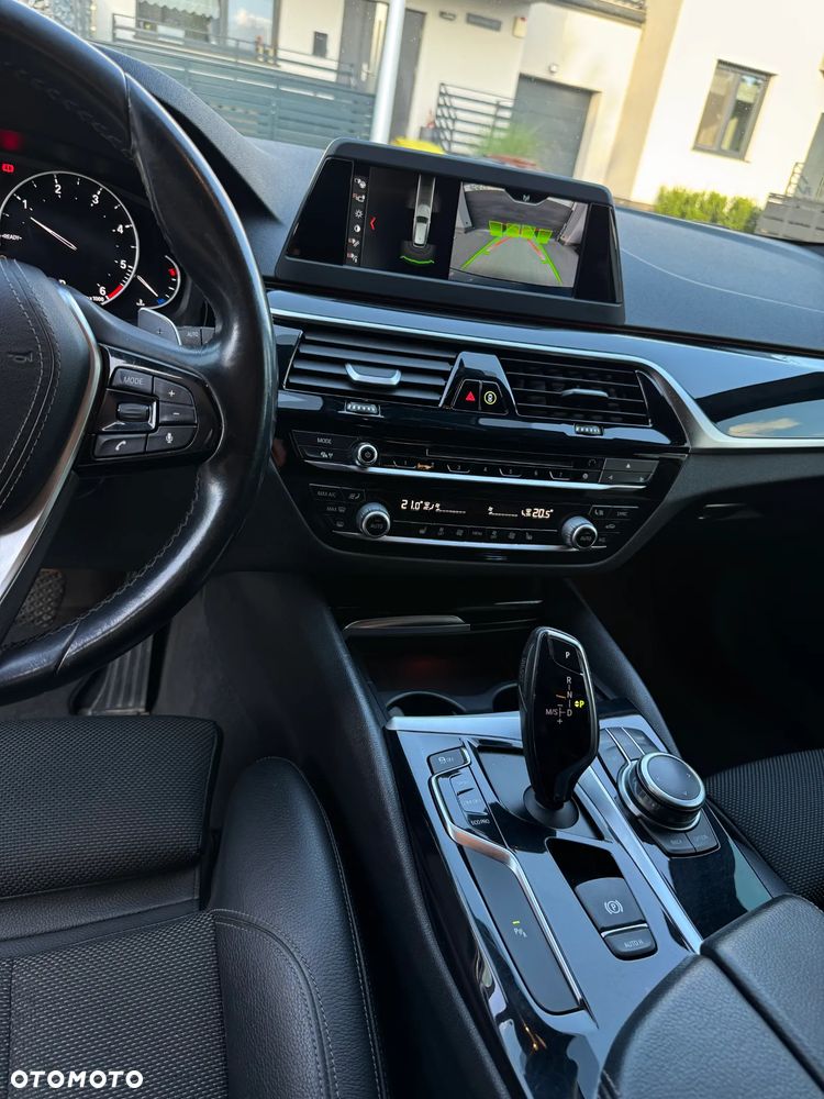 BMW Seria 5 520d Sport Line - 10