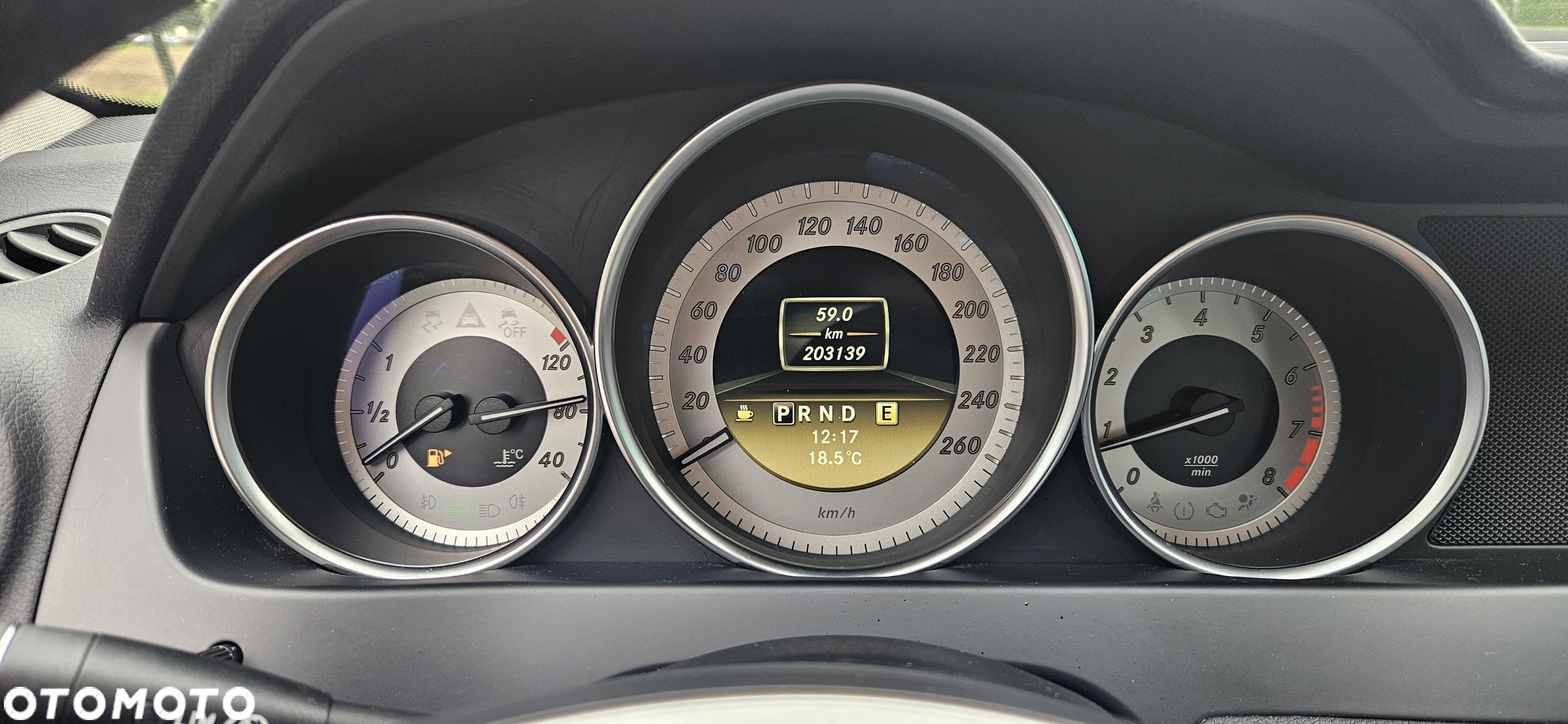 Mercedes-Benz Klasa C 180 T CGI Automatik BlueEFFICIENCY Avantgarde - 29