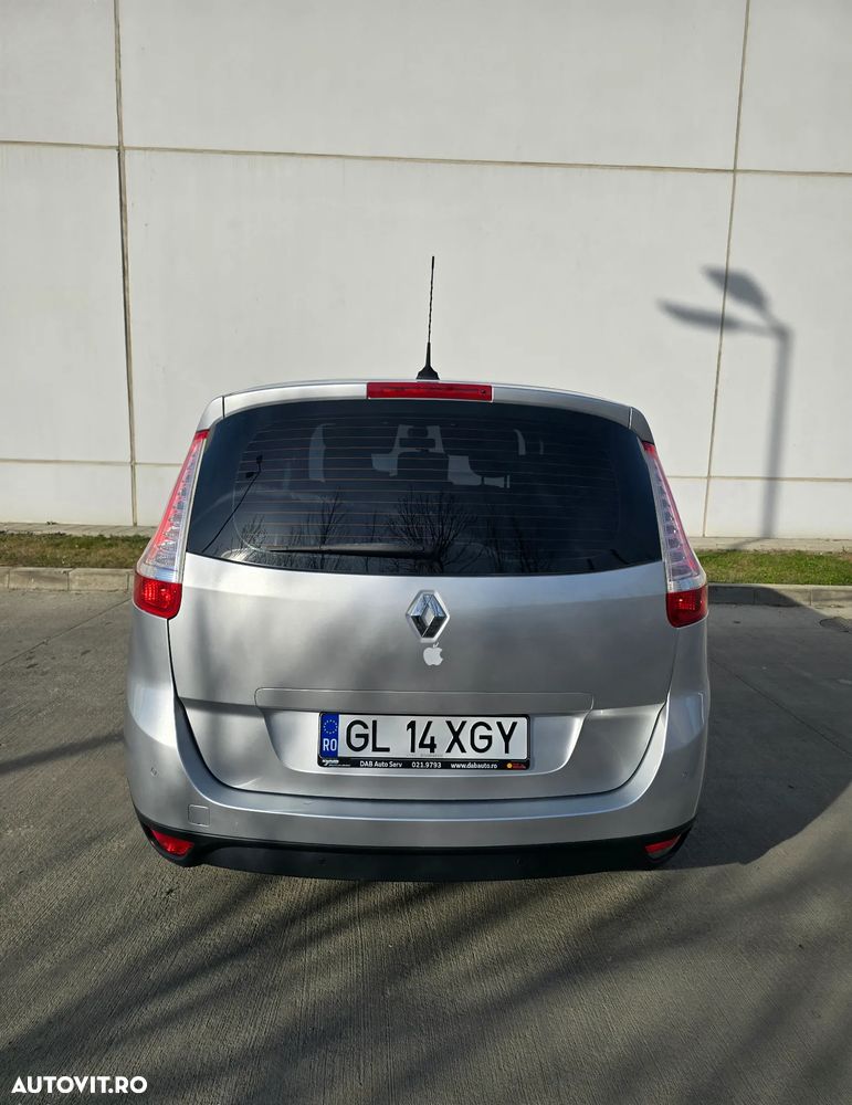 Renault Grand Scenic dCi 110 EDC Paris - 4