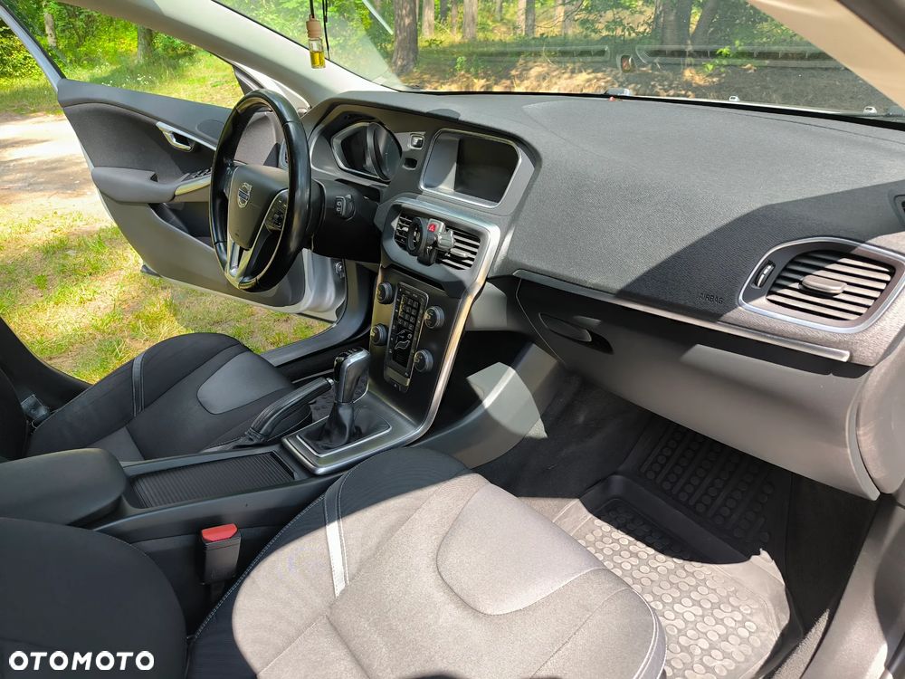 Volvo V40 D4 Drive-E Momentum - 31