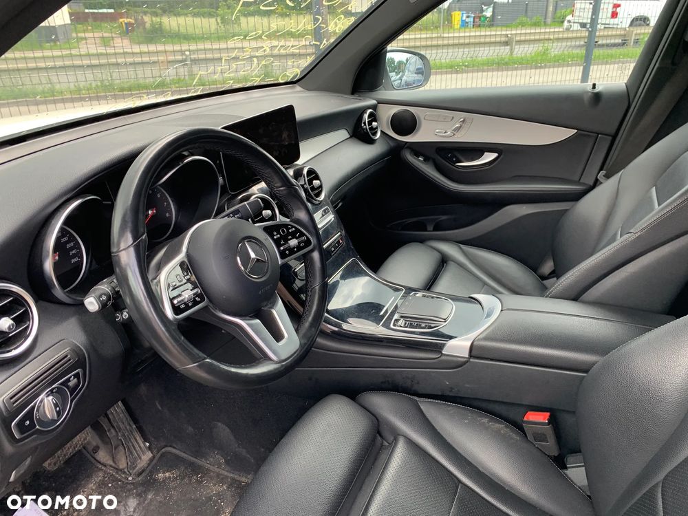 Mercedes-Benz GLC 300 4Matic 9G-TRONIC - 17