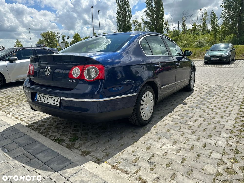 Volkswagen Passat 2.0 FSI Comfortline - 6