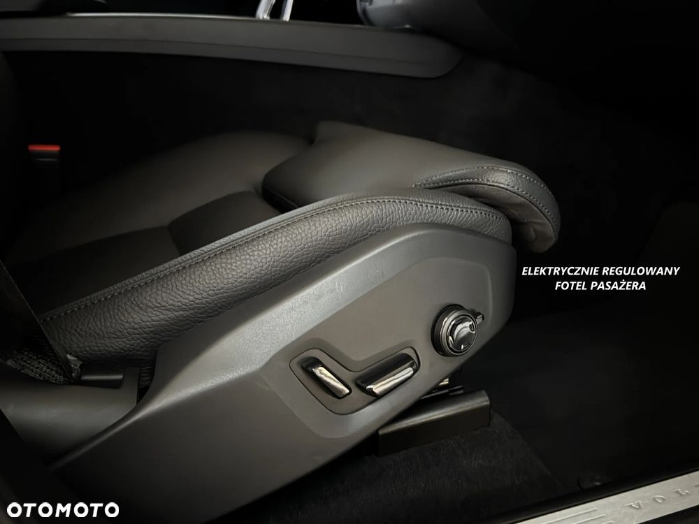 Volvo XC 60 B4 D Plus Dark - 21