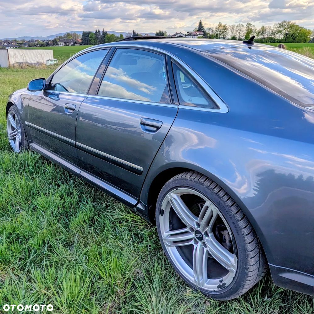 Audi A8 4.2 Quattro - 6