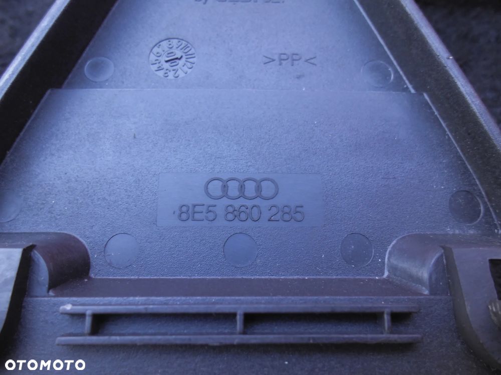 A6 C6 A4 B6 TRÓJKĄT OSTRZEGAWCZY MOCOWANIE UCHWYT 4B5860251C 8E5860285 - 4