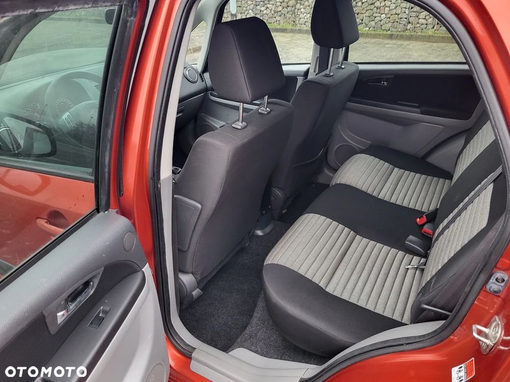 Suzuki SX4 2.0 DDiS 4x2 Comfort - 14