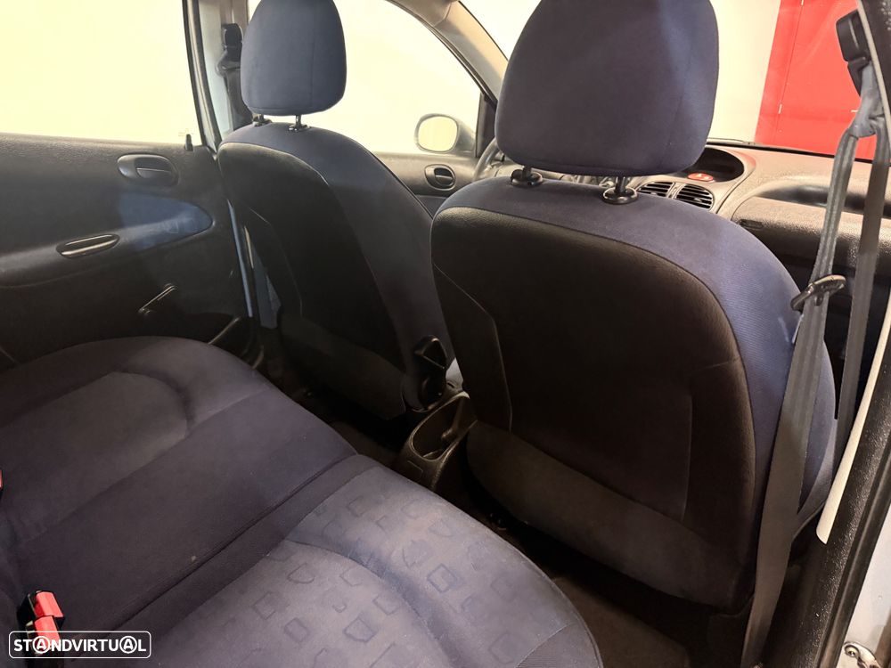 Peugeot 206 1.1 Color Line - 10