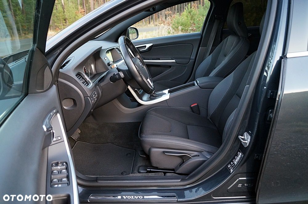 Volvo V60 D4 Geartronic Summum - 18