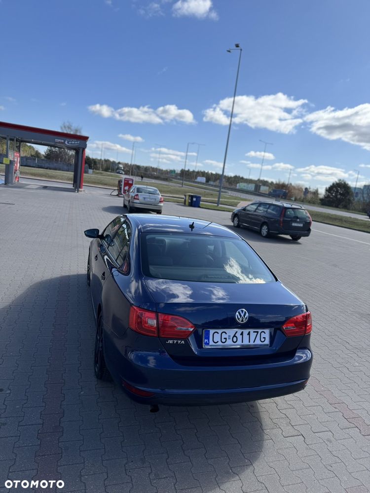Volkswagen Jetta 1.2 TSI Comfortline - 11