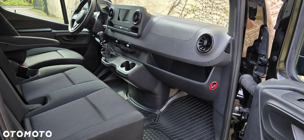 Mercedes-Benz Sprinter - 8