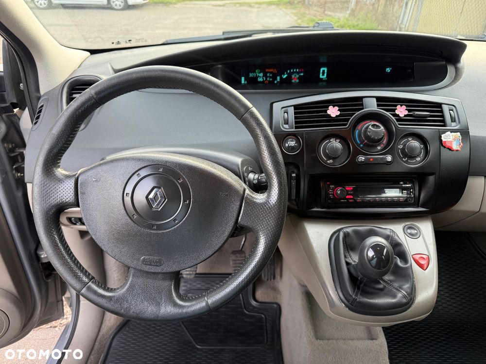 Renault Scenic - 16