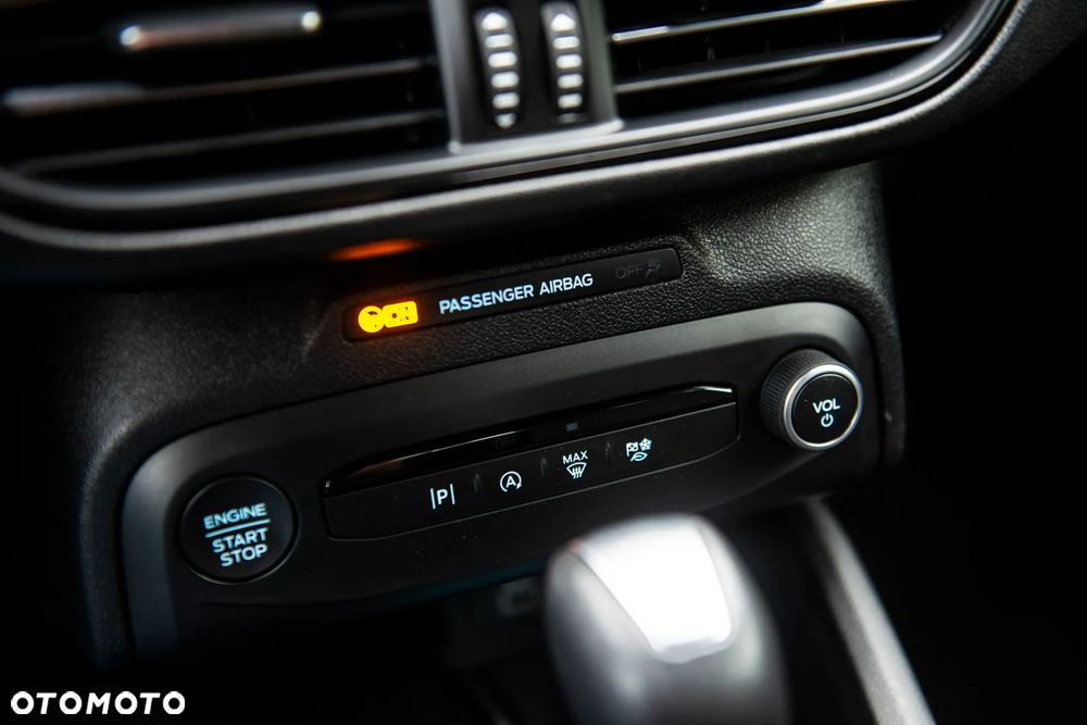 Ford Focus 1.0 EcoBoost mHEV ST-Line Design - 26