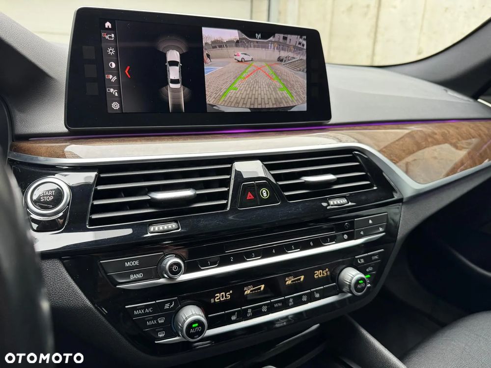 BMW Seria 5 530e - 23