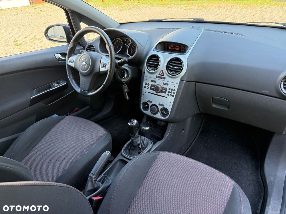 Opel Corsa 1.4 16V - 12