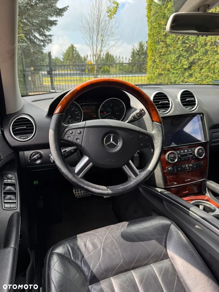 Mercedes-Benz ML 500 4-Matic - 21