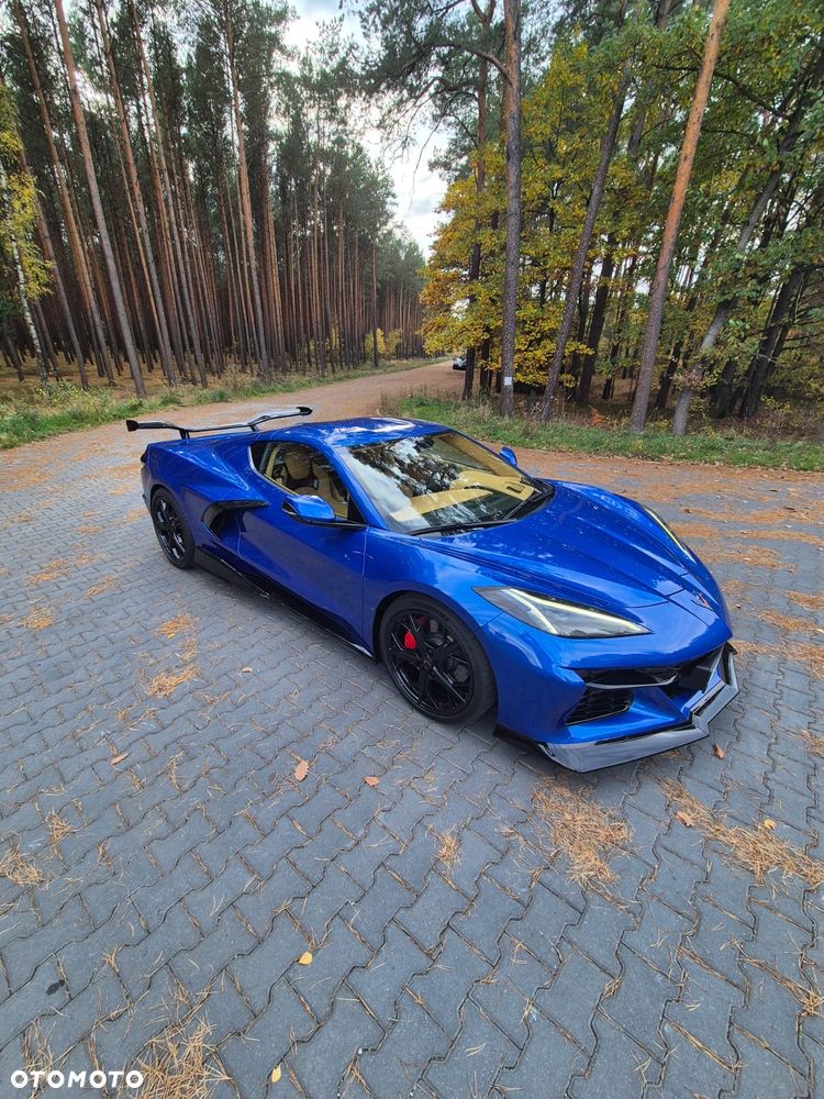 Chevrolet Corvette - 8