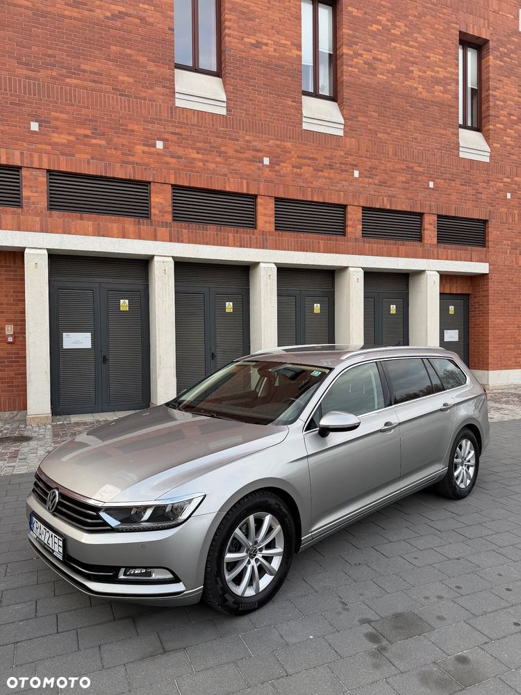 Volkswagen Passat - 4