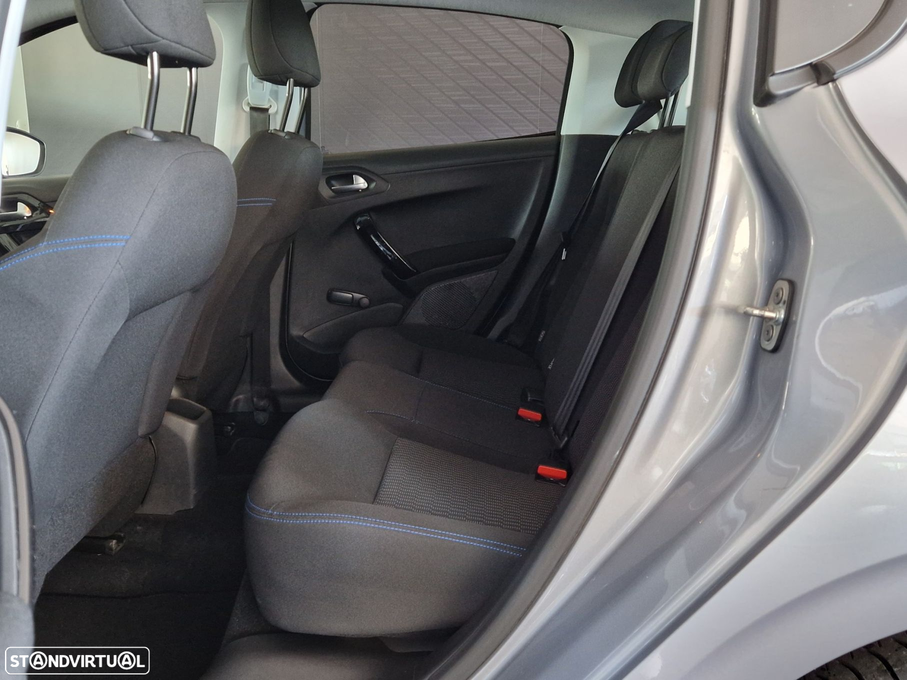Peugeot 208 1.2 PureTech Signature - 20