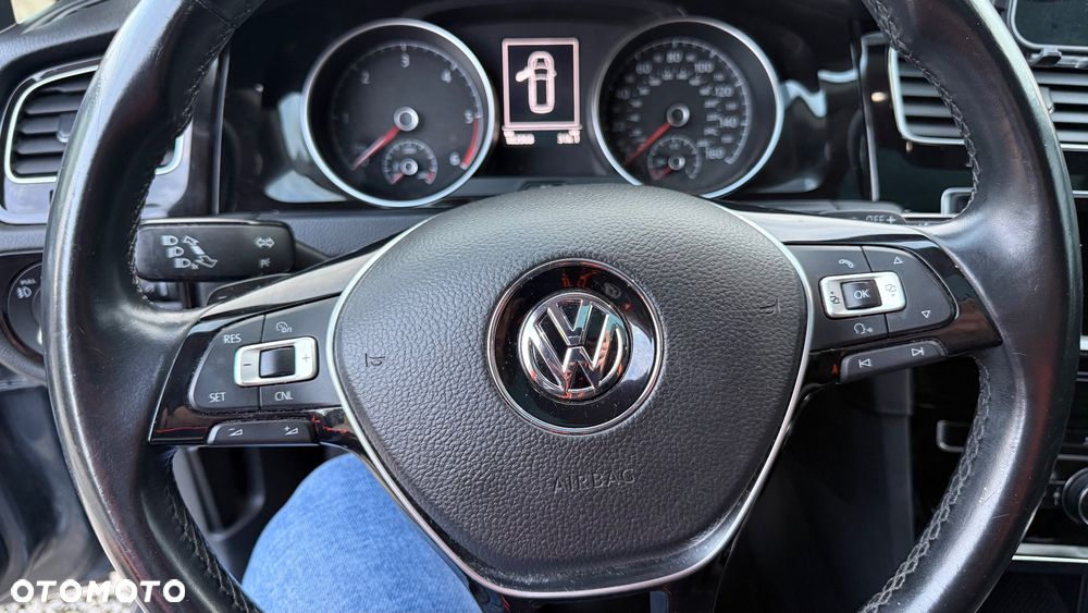 Volkswagen Golf 2.0 TDI BlueMotion Technology DSG Highline - 17