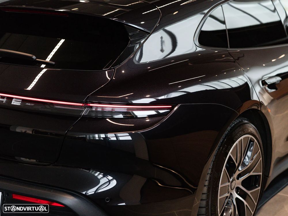 Porsche Taycan Sport Turismo - 15