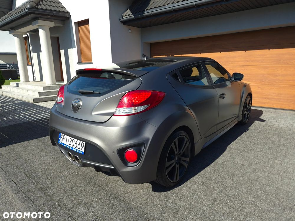 Hyundai Veloster - 4