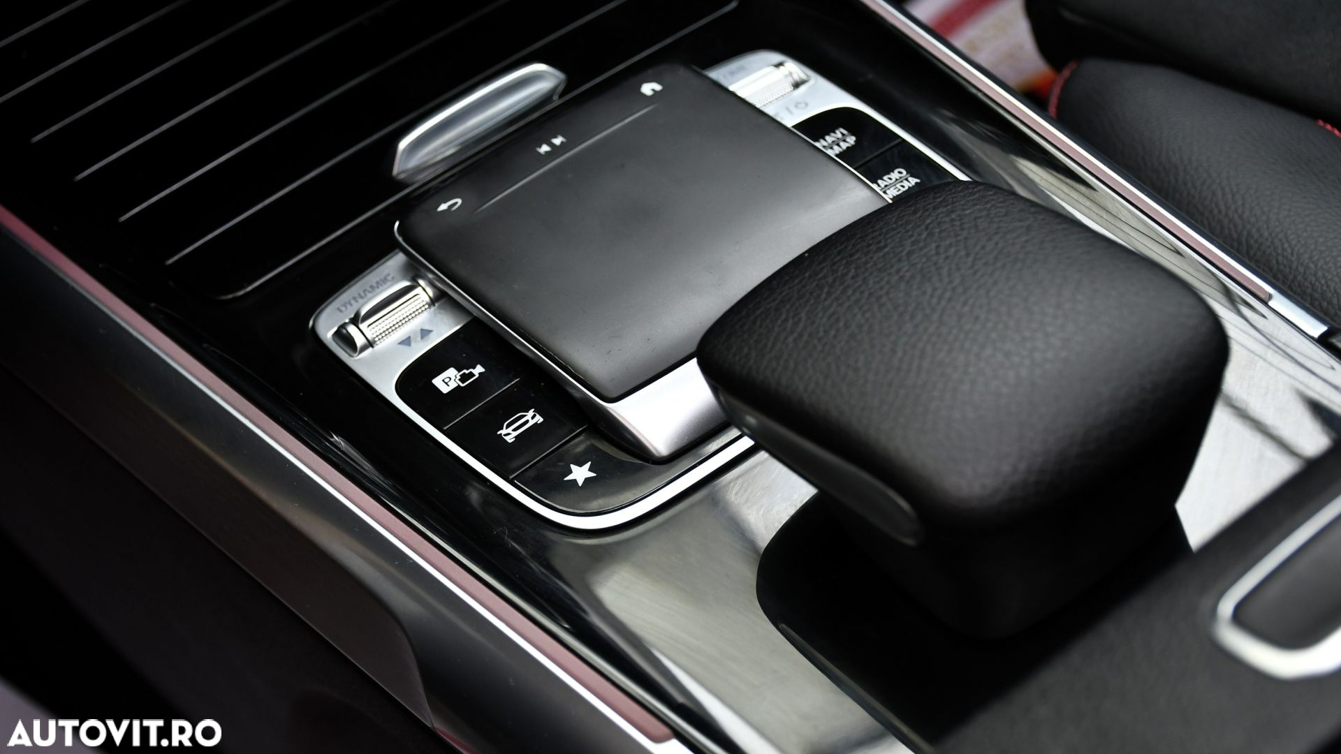 Mercedes-Benz GLB 250 4Matic 8G-DCT AMG Line - 14