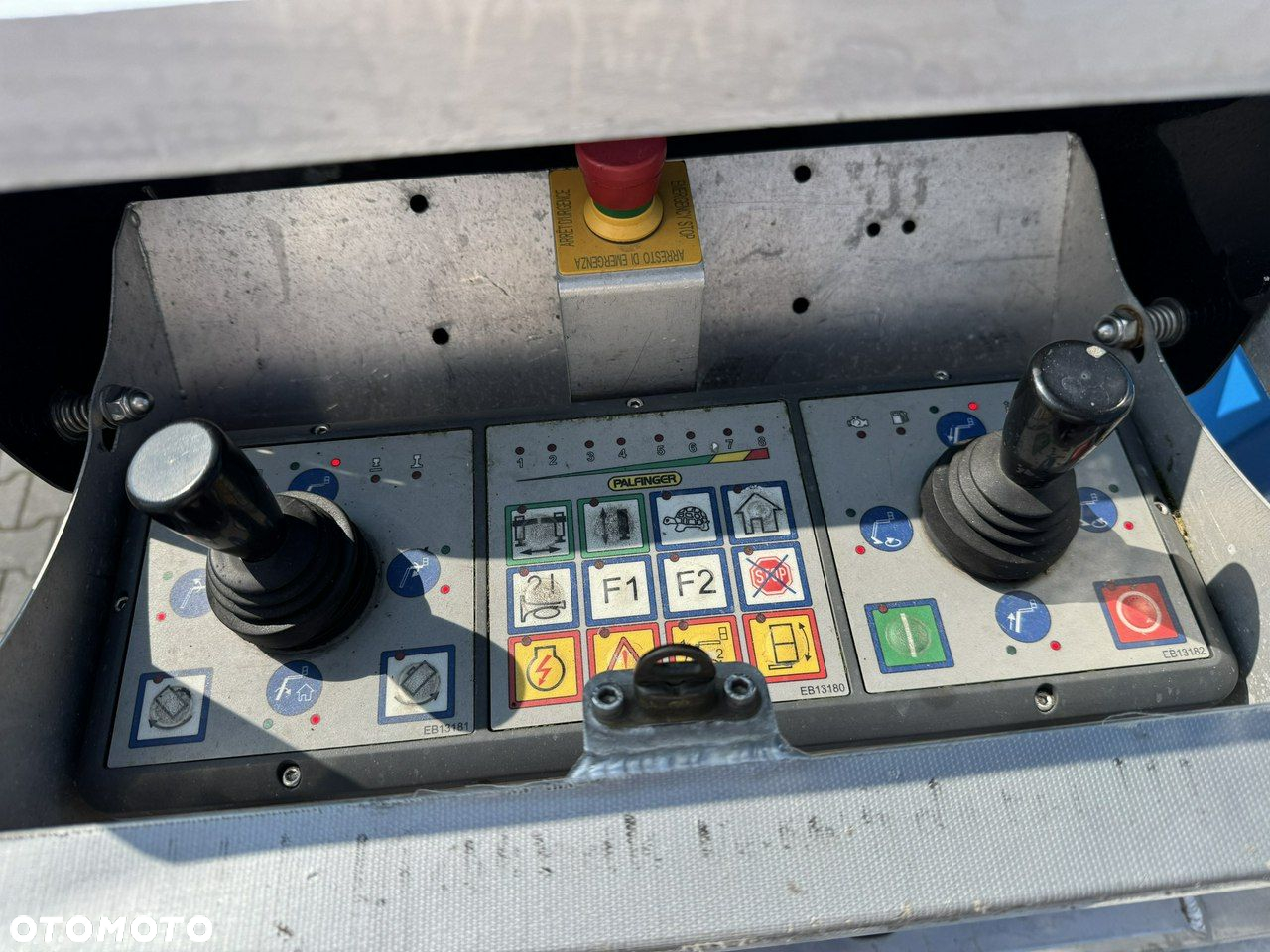 Mercedes-Benz Sprinter - 24