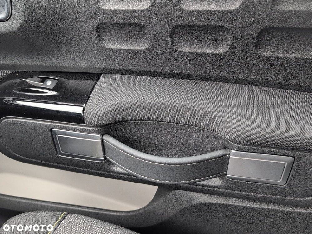 Citroën C3 1.2 PureTech Shine EAT6 - 28