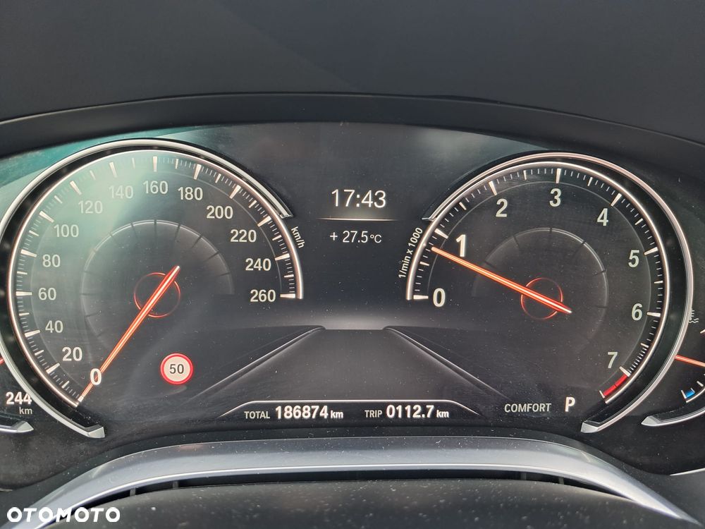 BMW Seria 7 740Li - 26