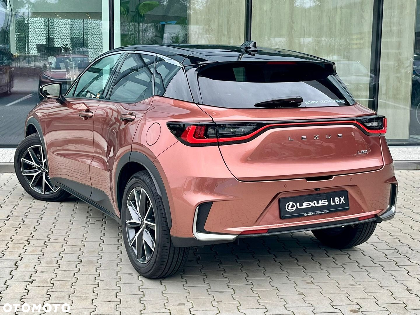Lexus LBX 1.5 Hybrid Cool - 11