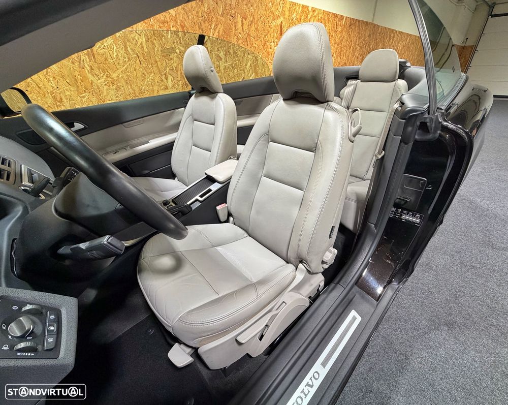 Volvo C70 2.0 D Momentum - 12