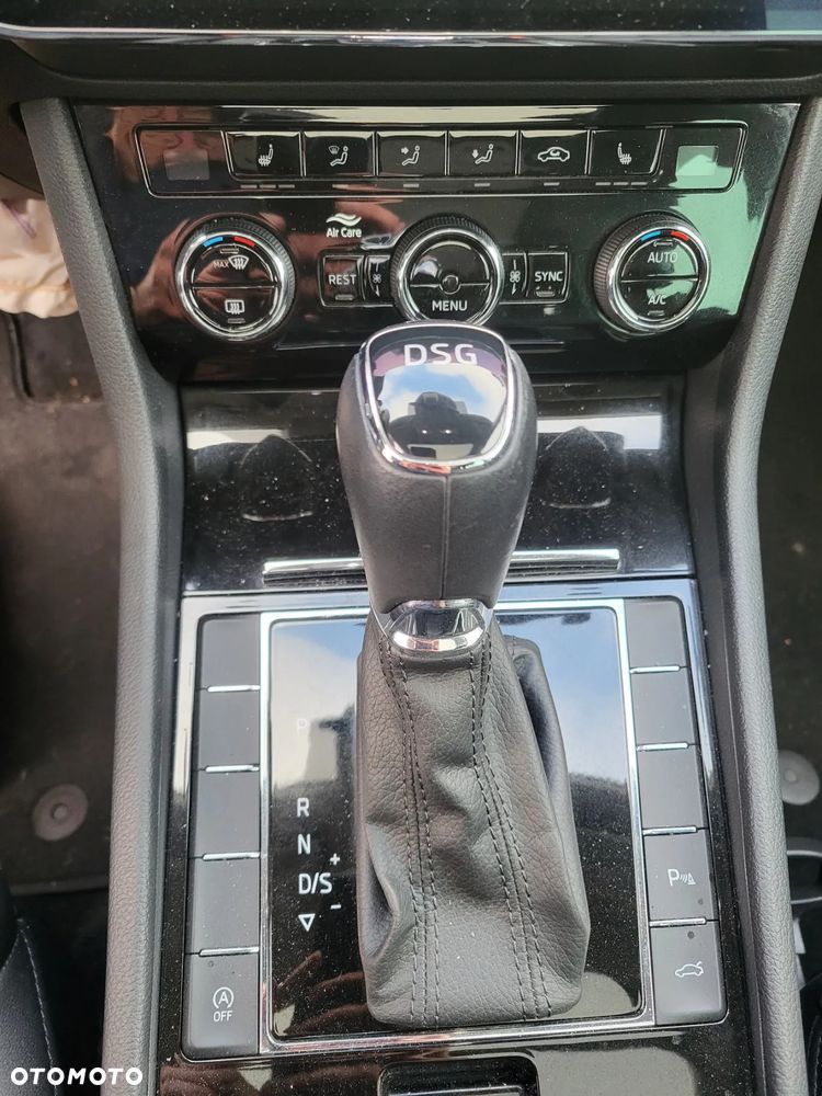 Skoda Superb 2.0 TDI DSG Premium Edition - 17