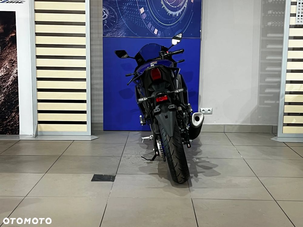 Yamaha R3 - 14