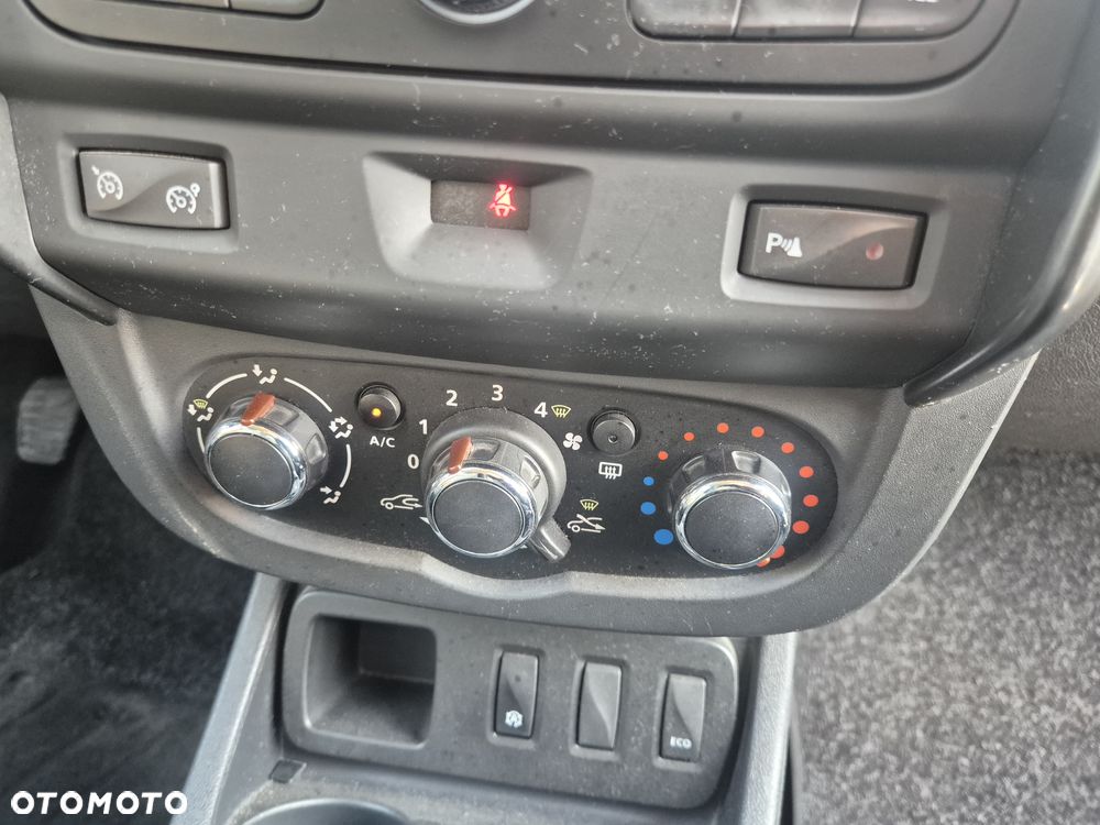 Dacia Duster 1.6 16V 105 4x2 Laureate - 14