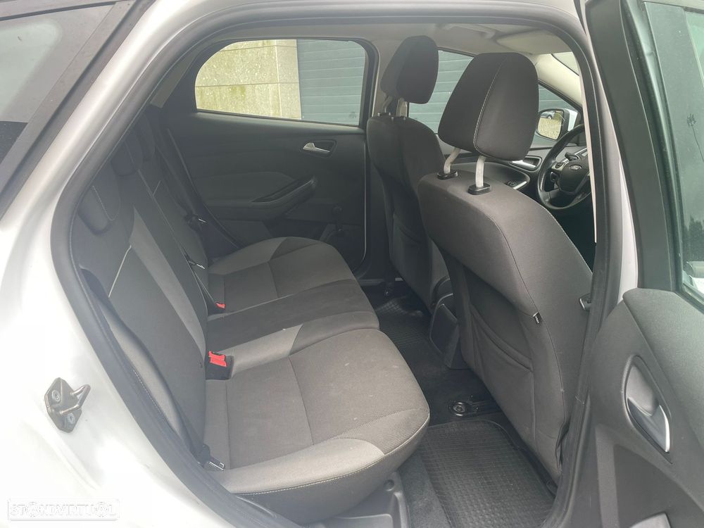 Ford Focus 1.0 EcoBoost S&S COOL&CONNECT - 16