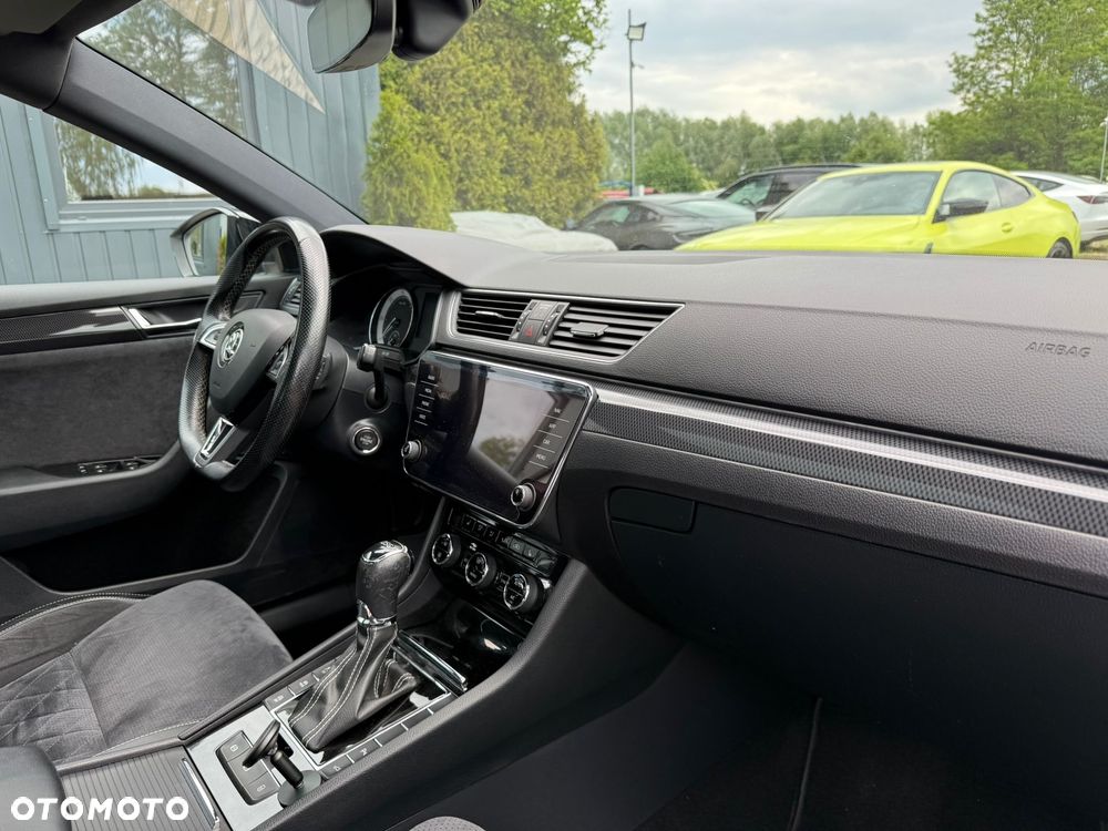 Skoda Superb 2.0 TDI Sportline DSG - 18