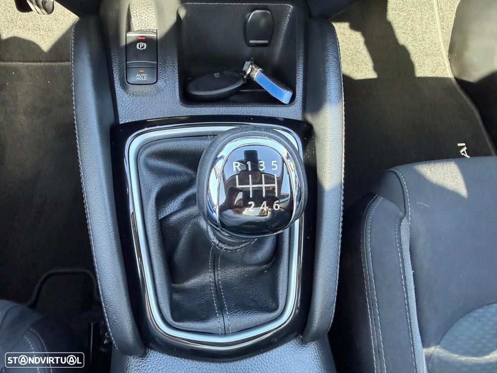 Nissan Qashqai 1.5 dCi N-Connecta J18 - 24