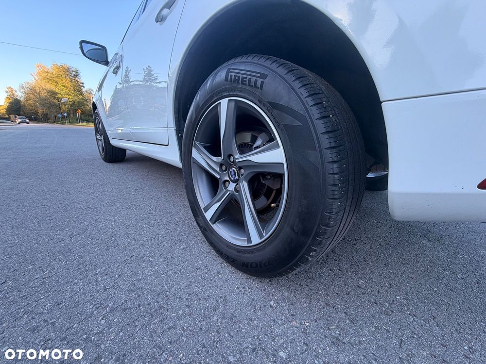Volvo XC 60 D4 Geartronic Momentum - 17