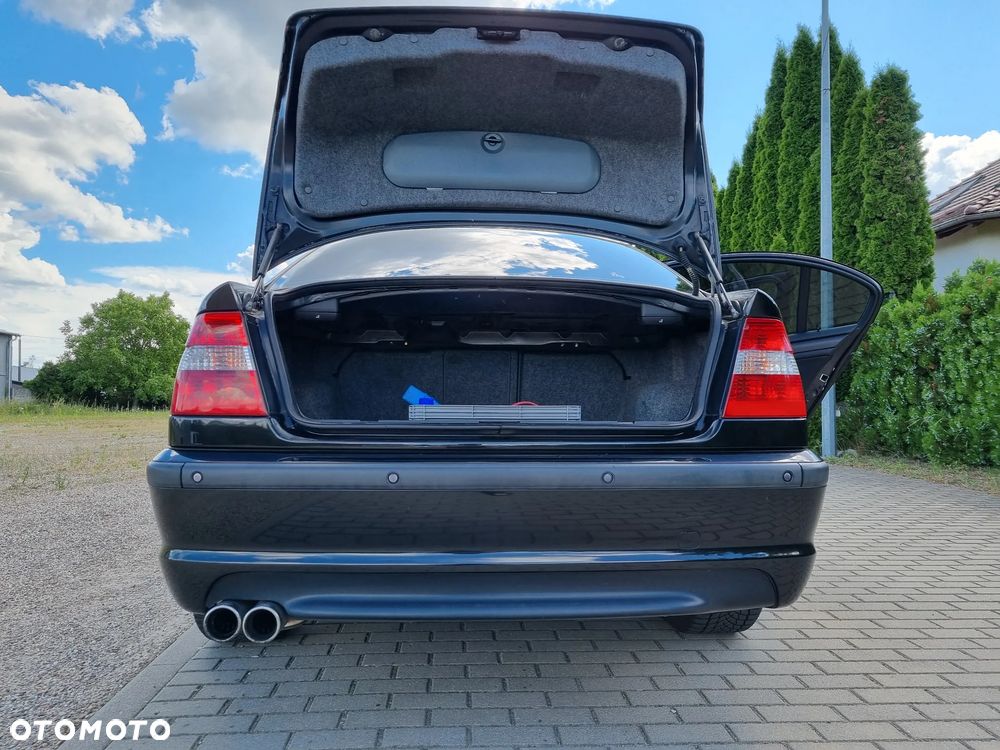 BMW Seria 3 330i - 10