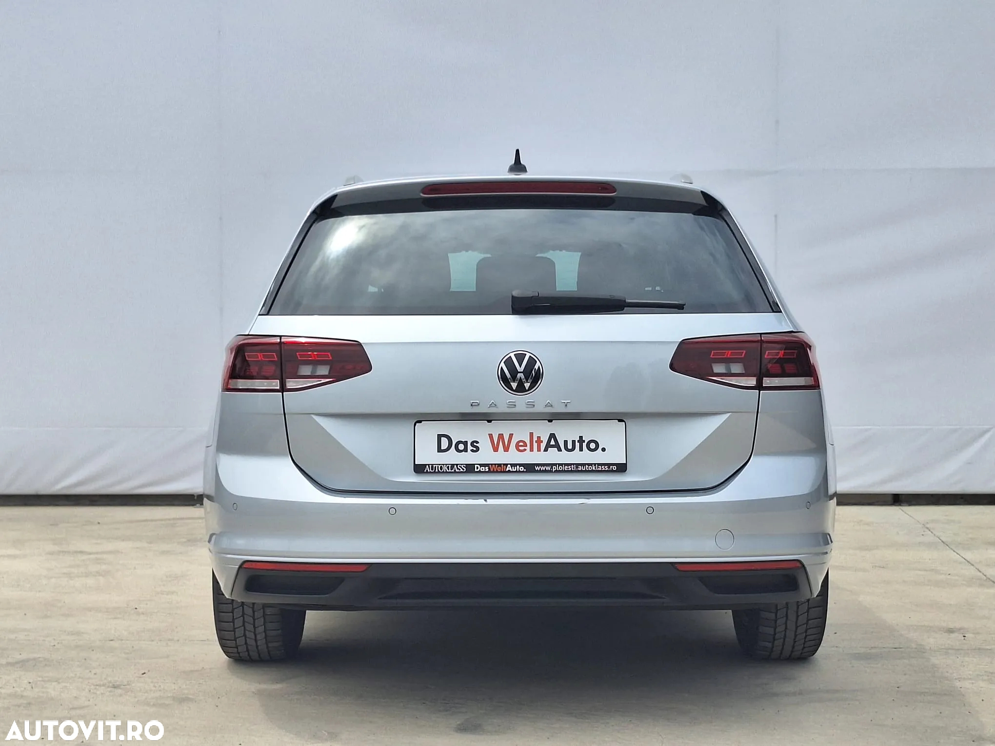 Volkswagen Passat - 4