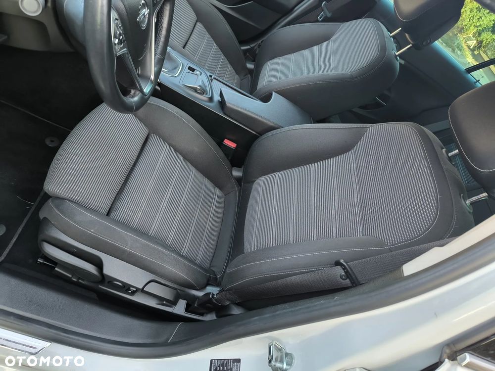 Opel Insignia 1.6 T Cosmo S&S - 8