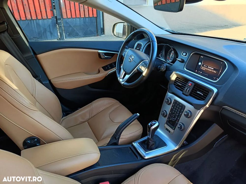 Volvo V40 D2 Summum - 6