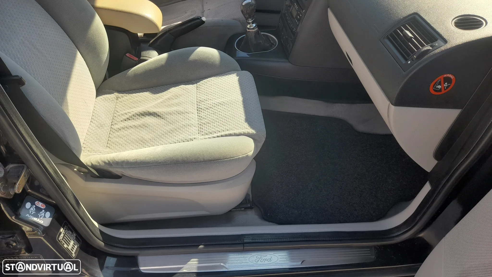 Ford Mondeo SW 2.0 TDdi Ghia - 38