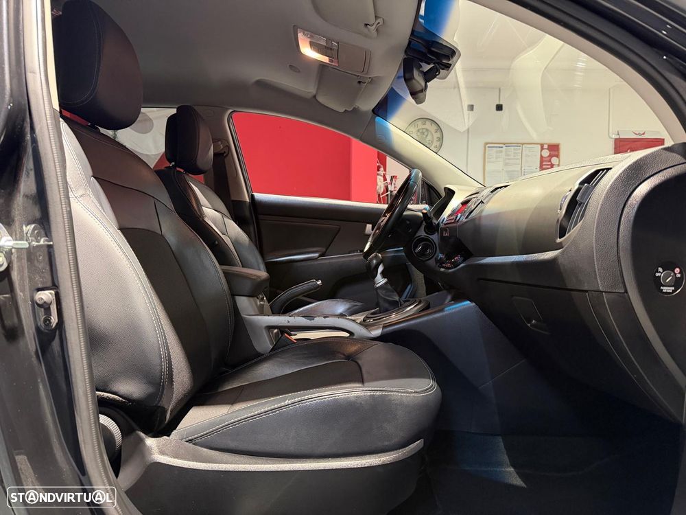 Kia Sportage 1.7 CRDI ISG More Edition - 9