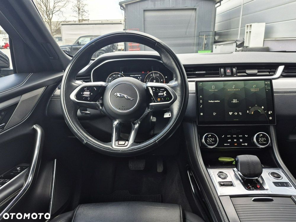 Jaguar F-Pace - 30