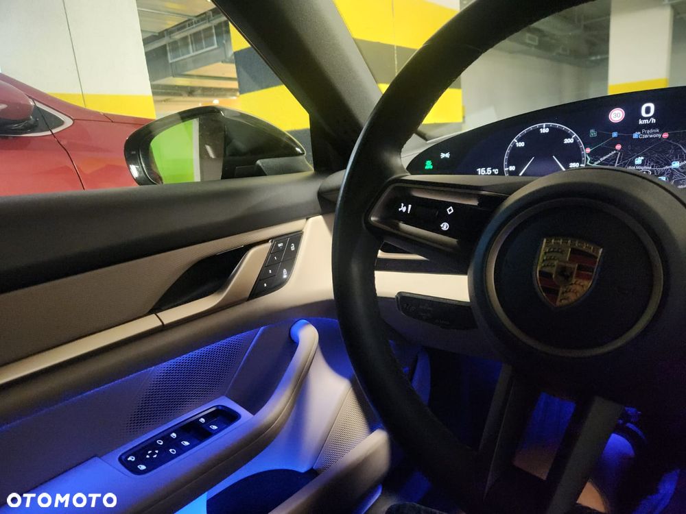 Porsche Taycan 105kWh 4S Performance Plus - 23